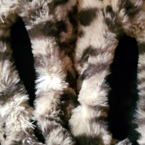 Isotoner slippers large size 8 to 9 soft faux fur comfortable leopard - Picture 3 of 3